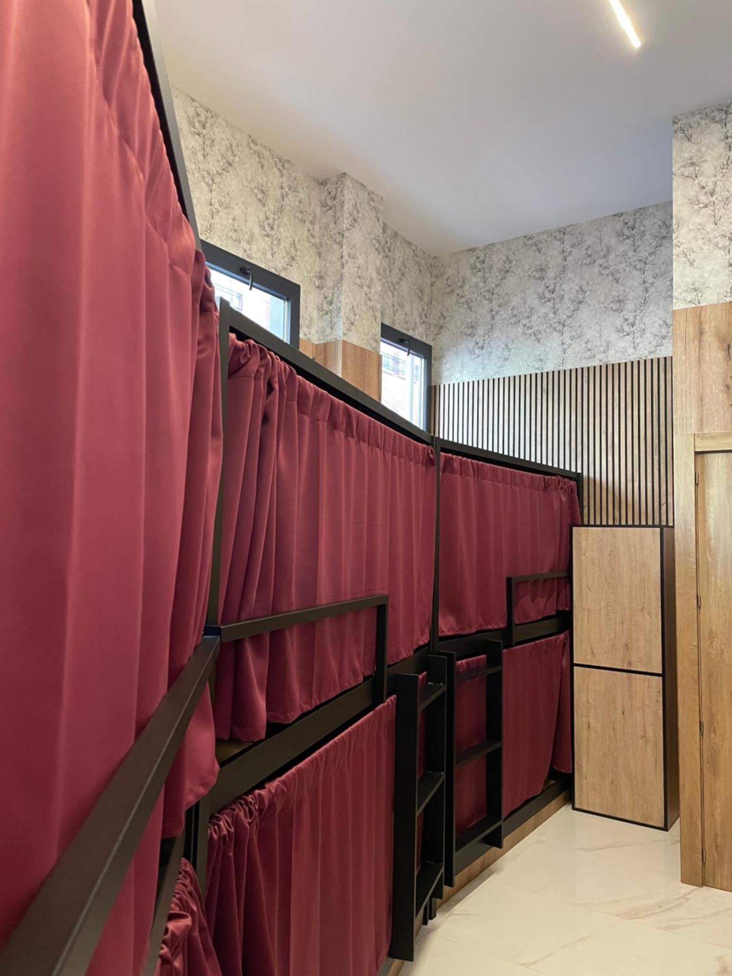 Velvet Hostels Pacifico Madrid Exterior photo